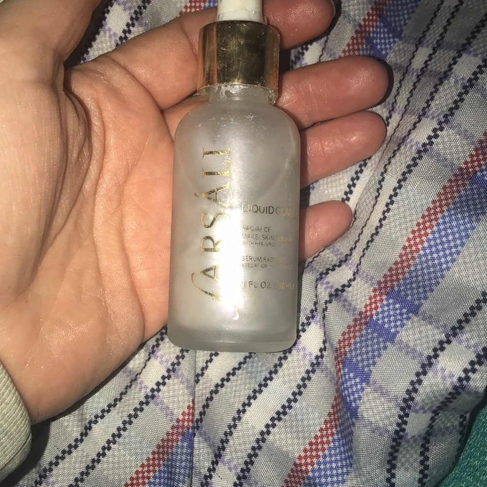 Farsali liquid glass